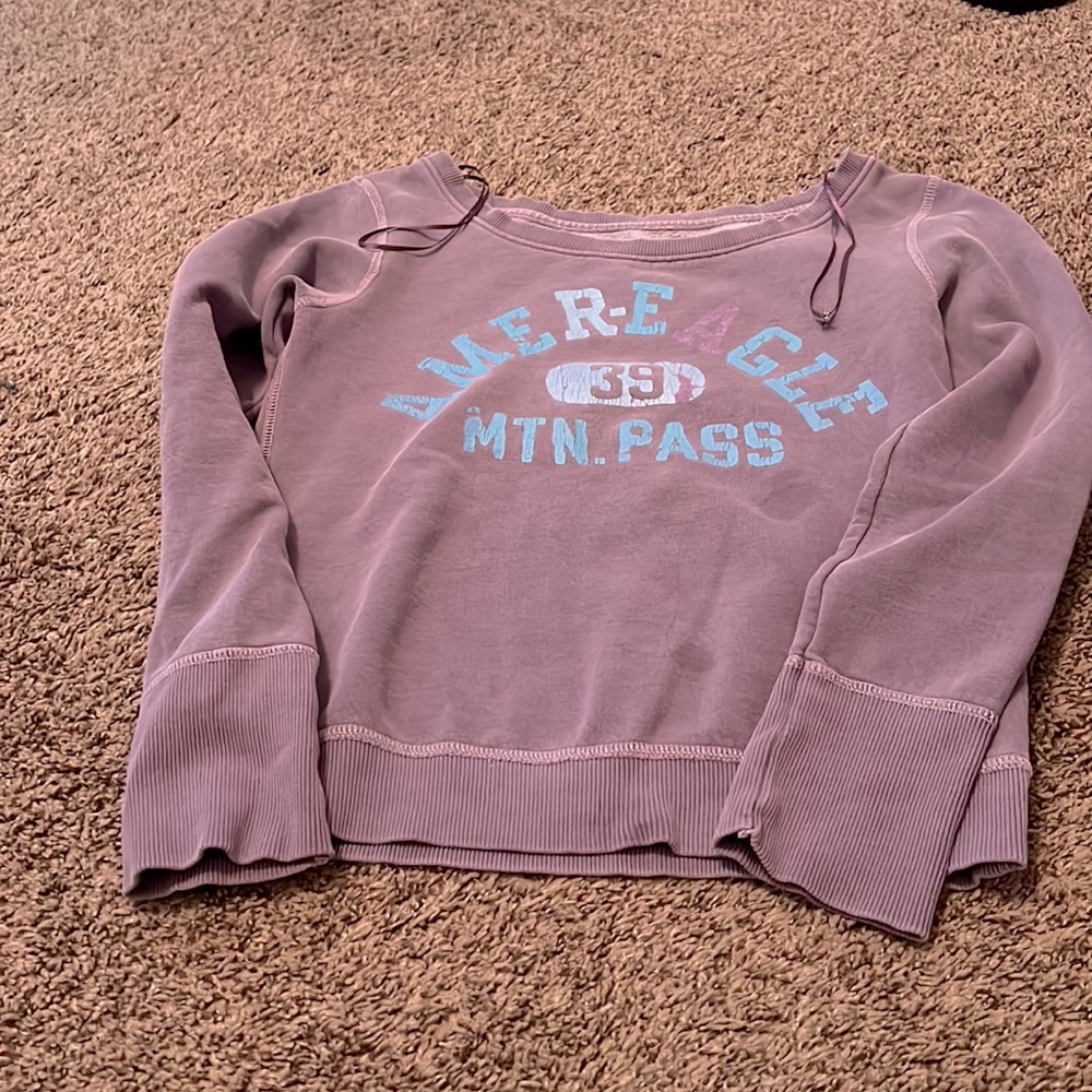 American eagle sweatshirt purple. Good condition rarely used.